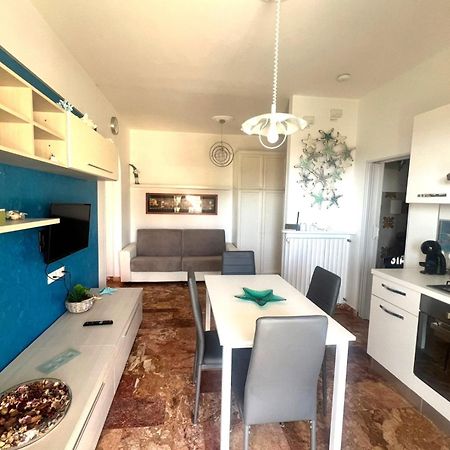 Apartment Aurora & Nicole Ideal Per Biker Con Terazza Vista Mare Parcheggio E Wi-Fi Gratuiti Пиетра Лигуре Екстериор снимка