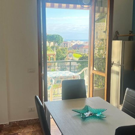 Apartment Aurora & Nicole Ideal Per Biker Con Terazza Vista Mare Parcheggio E Wi-Fi Gratuiti Пиетра Лигуре Екстериор снимка