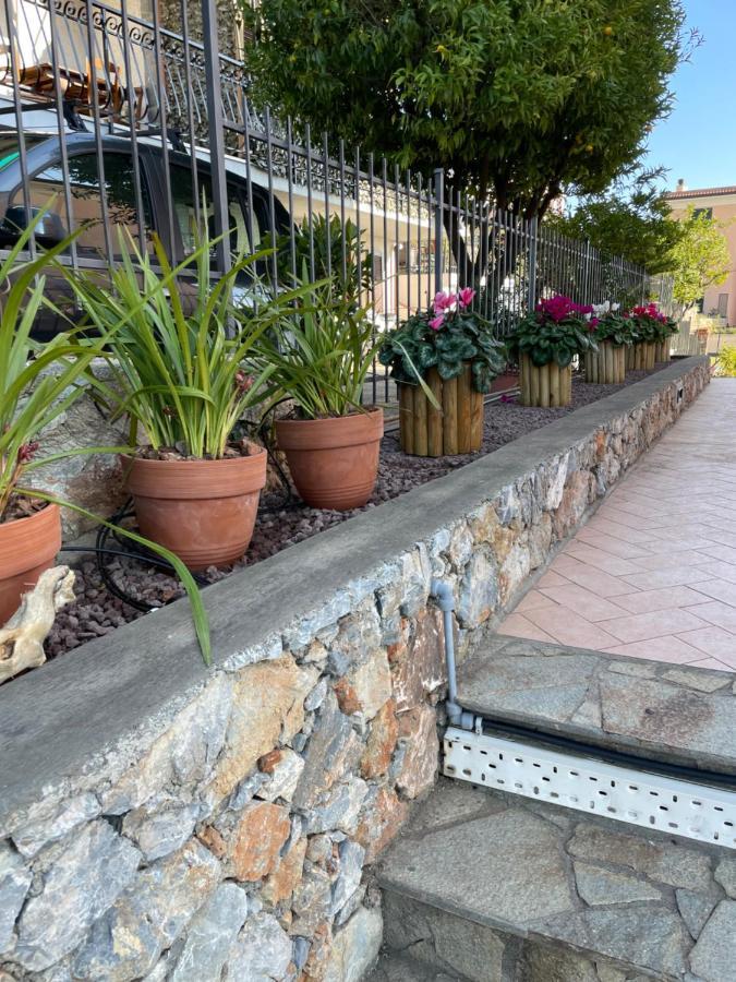 Apartment Aurora & Nicole Ideal Per Biker Con Terazza Vista Mare Parcheggio E Wi-Fi Gratuiti Пиетра Лигуре Екстериор снимка