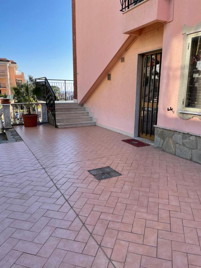 Apartment Aurora & Nicole Ideal Per Biker Con Terazza Vista Mare Parcheggio E Wi-Fi Gratuiti Пиетра Лигуре Екстериор снимка