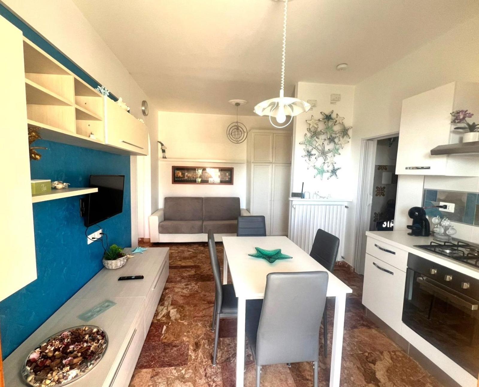 Apartment Aurora & Nicole Ideal Per Biker Con Terazza Vista Mare Parcheggio E Wi-Fi Gratuiti Пиетра Лигуре Екстериор снимка