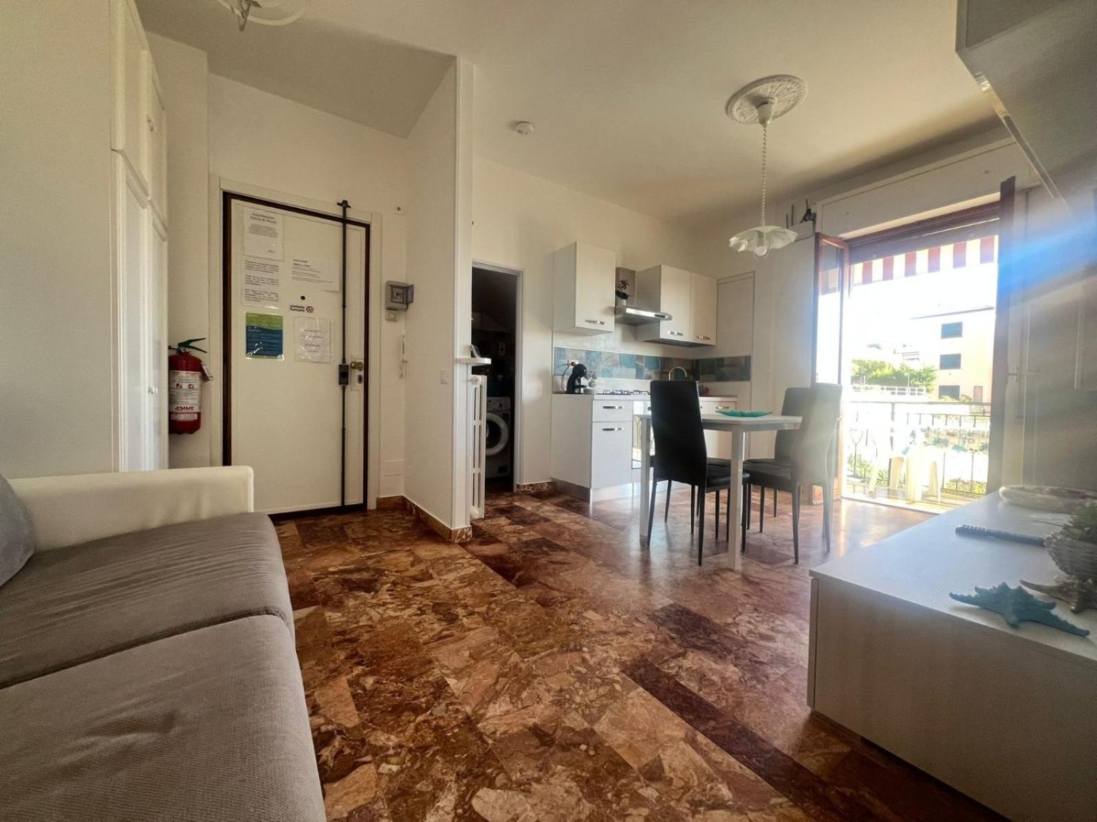 Apartment Aurora & Nicole Ideal Per Biker Con Terazza Vista Mare Parcheggio E Wi-Fi Gratuiti Пиетра Лигуре Екстериор снимка