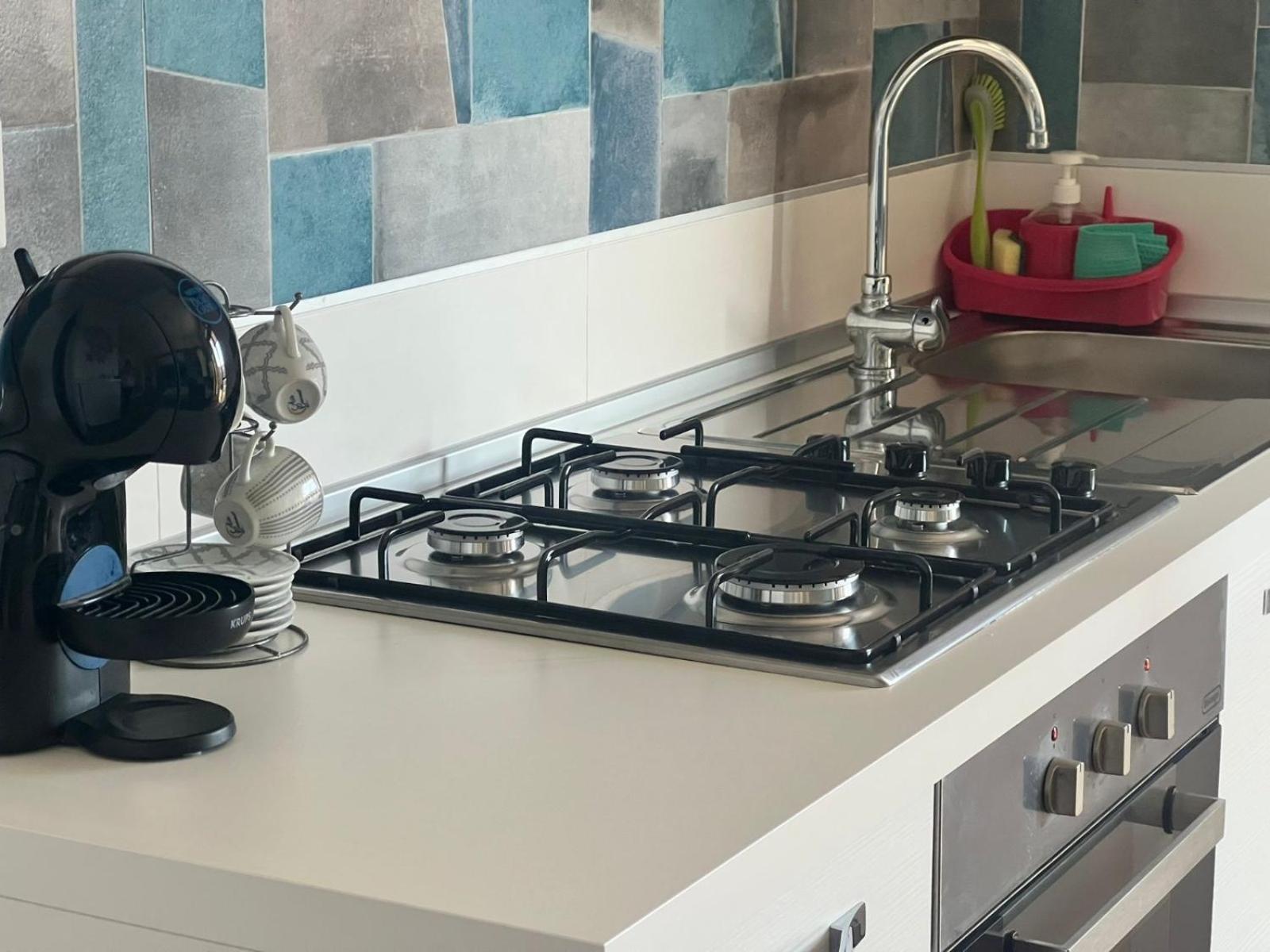 Apartment Aurora & Nicole Ideal Per Biker Con Terazza Vista Mare Parcheggio E Wi-Fi Gratuiti Пиетра Лигуре Екстериор снимка