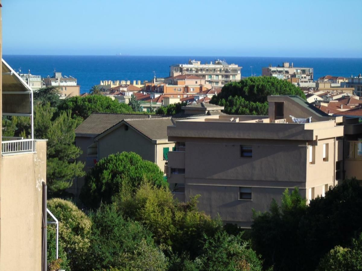 Apartment Aurora & Nicole Ideal Per Biker Con Terazza Vista Mare Parcheggio E Wi-Fi Gratuiti Пиетра Лигуре Екстериор снимка