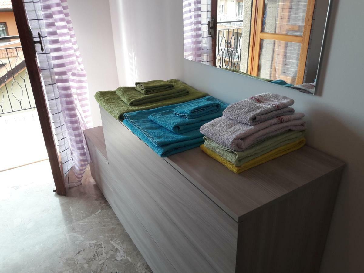 Apartment Aurora & Nicole Ideal Per Biker Con Terazza Vista Mare Parcheggio E Wi-Fi Gratuiti Пиетра Лигуре Екстериор снимка
