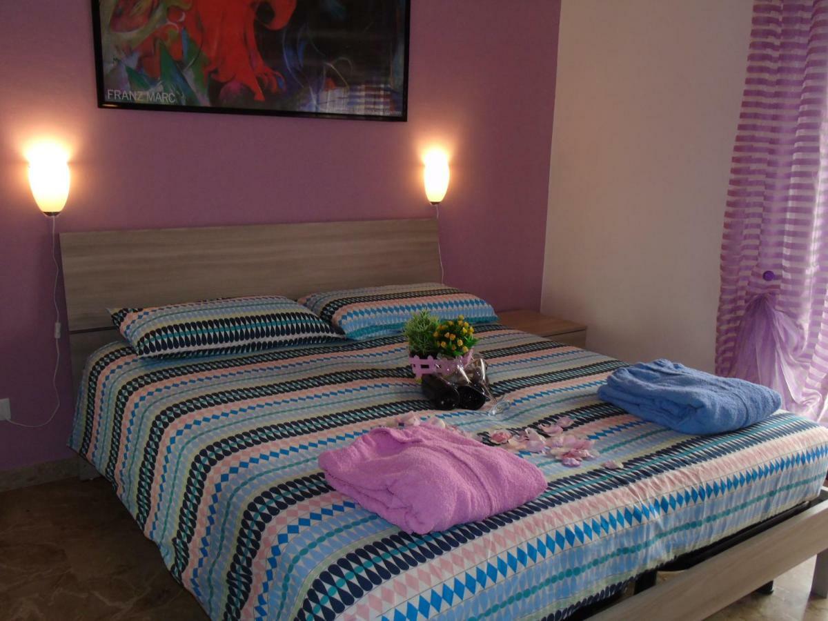 Apartment Aurora & Nicole Ideal Per Biker Con Terazza Vista Mare Parcheggio E Wi-Fi Gratuiti Пиетра Лигуре Екстериор снимка