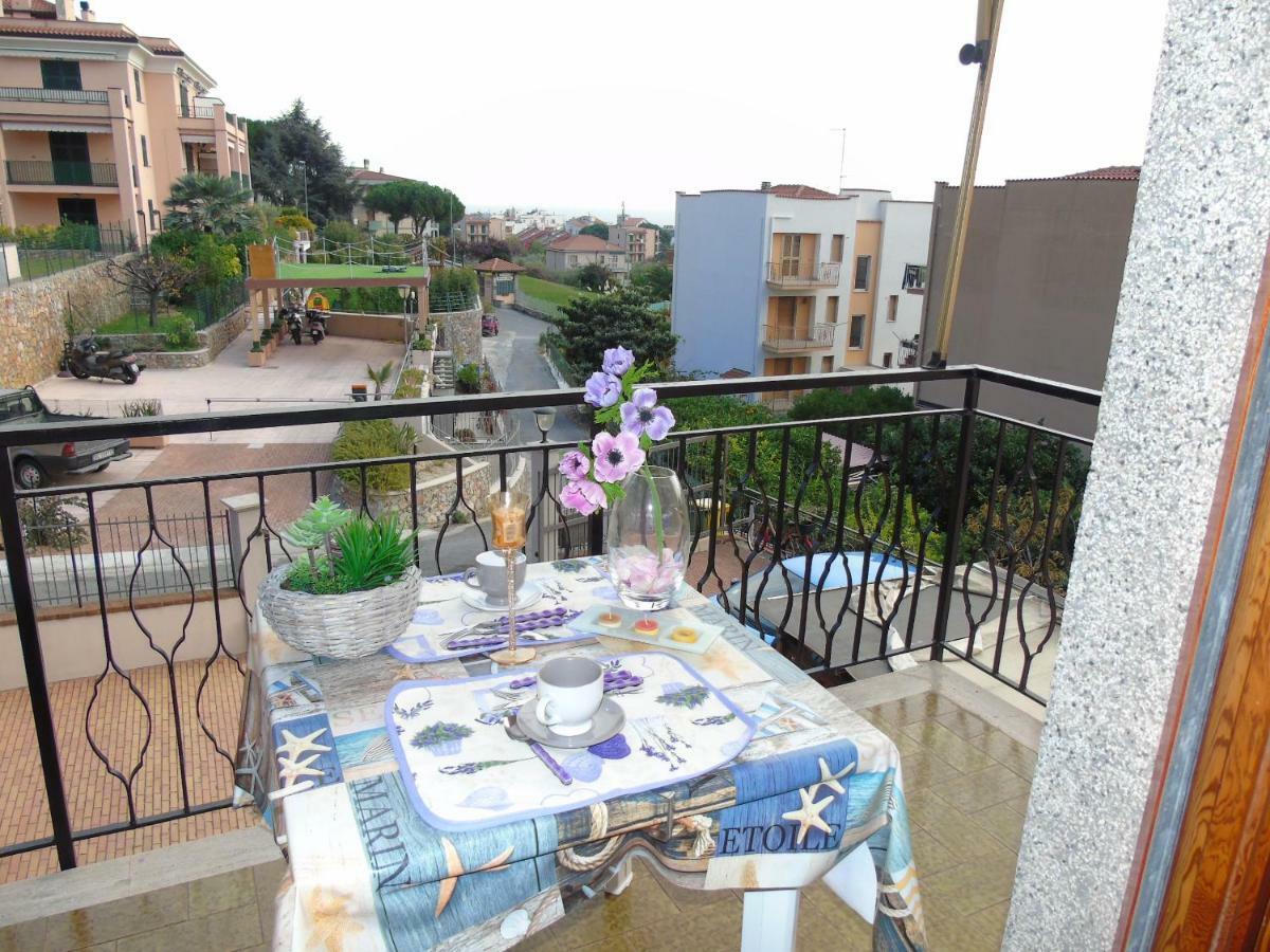 Apartment Aurora & Nicole Ideal Per Biker Con Terazza Vista Mare Parcheggio E Wi-Fi Gratuiti Пиетра Лигуре Екстериор снимка