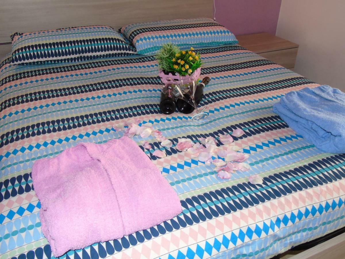 Apartment Aurora & Nicole Ideal Per Biker Con Terazza Vista Mare Parcheggio E Wi-Fi Gratuiti Пиетра Лигуре Екстериор снимка